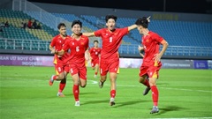 Sau chức vô địch Đông Nam Á: Hãy giúp cầu thủ U17 Việt Nam đi trên mặt đất!